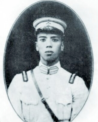 李蘭池（1898—1937），字錦卿，遼寧錦西人。國民革命軍陸軍第57軍112師副師長。1928年2月畢業后入奉軍，在軍隊中擔任下級軍官職務。1928年12月東北易幟后，奉軍改編為東北軍。全面抗戰爆發后，率部參加淞滬會戰，移駐江蘇淮陰，后又駐防南通、海門等地，守備長江左岸，李蘭池升任112師336旅少將副旅長。淞滬會戰失利后，李蘭池部集結于江蘇靖江一帶，參加江陰保衛戰，與日軍血戰。日軍為侵占南京，發動猛烈進攻，李蘭池將軍所部急調保衛南京，參加南京保衛戰。于南京保衛戰中犧牲，時年39歲。